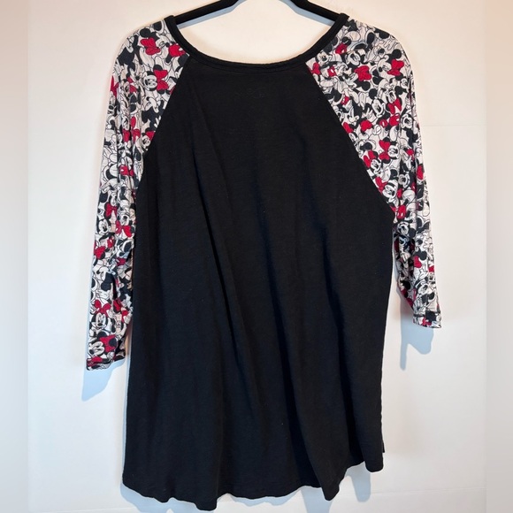 Disney Minnie/Mickey 3-Button Raglan Tee/Size 2/Black w/ Character Print Sleeves - Picture 10 of 12